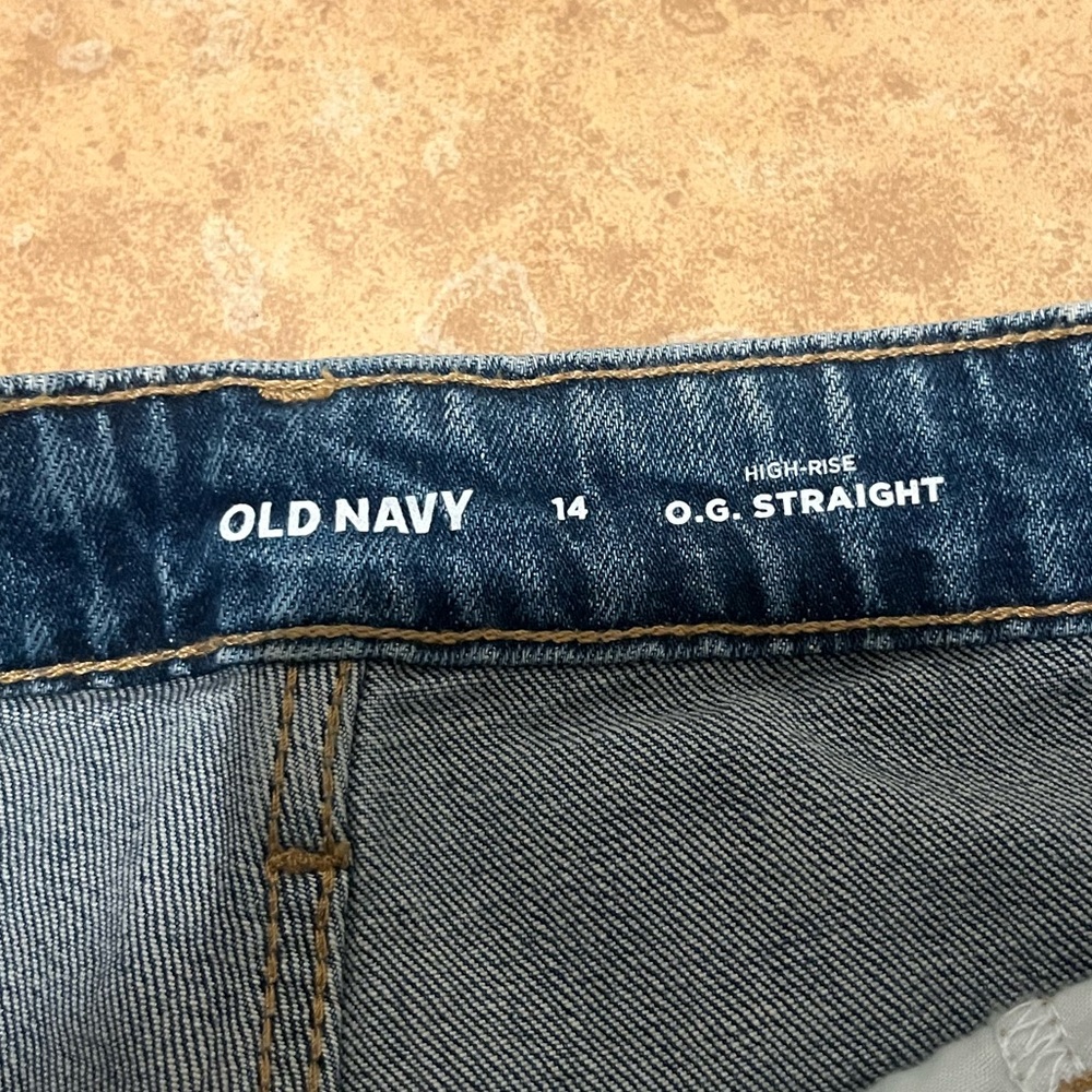 Old Navy High Rise OG Straight Cutoff Jean Shorts Women’s Size 14 NWT - Picture 3 of 5